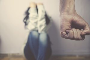 De la vulnérabilité des femmes expatriées (3) : les violences conjugales subies à l’étranger